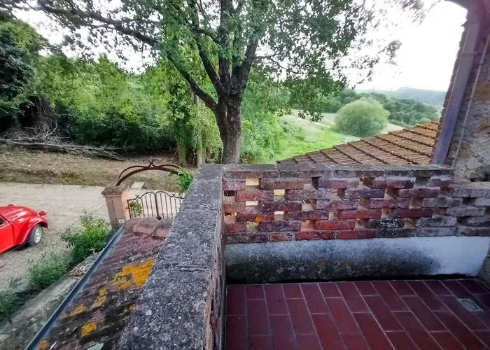 Tra Grilli E Cicale Guest house 3*