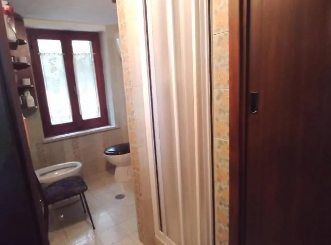 Tra Grilli E Cicale 3*